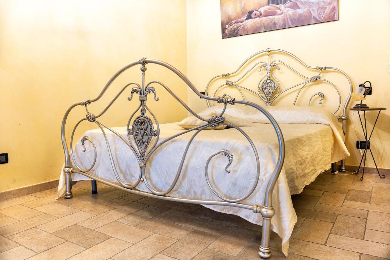 B&B Casa Fusco Fondi Eksteriør billede